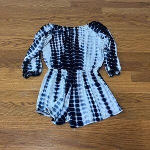 Cheryl Kids Girl’s Blue and White Romper Size Medium
